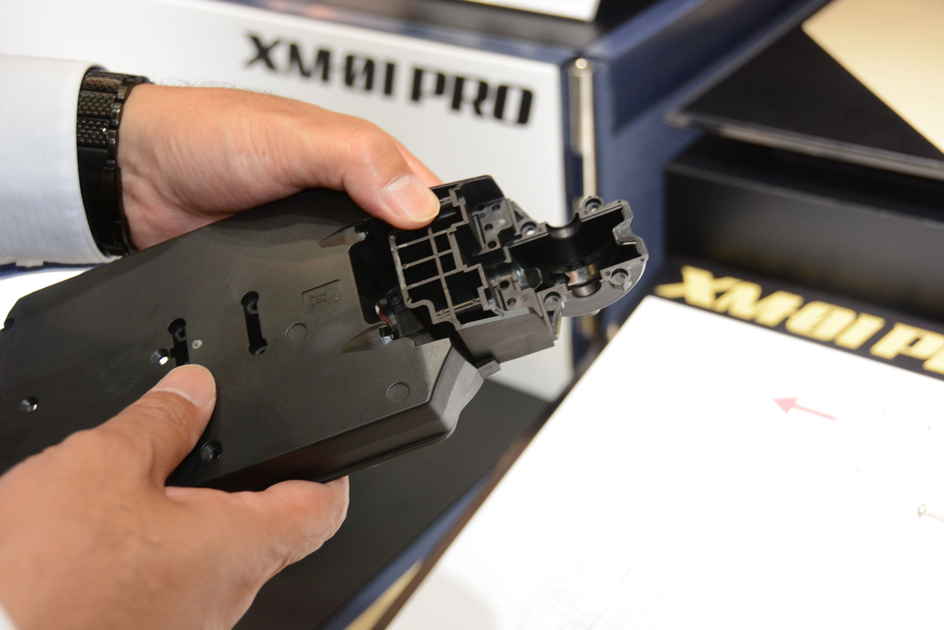 このようにギアボックス部分を本体から離れた位置で固定できる