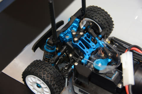 カスタマイズに優れた「1/10RC XM-01 PRO シャーシキット」、簡単な