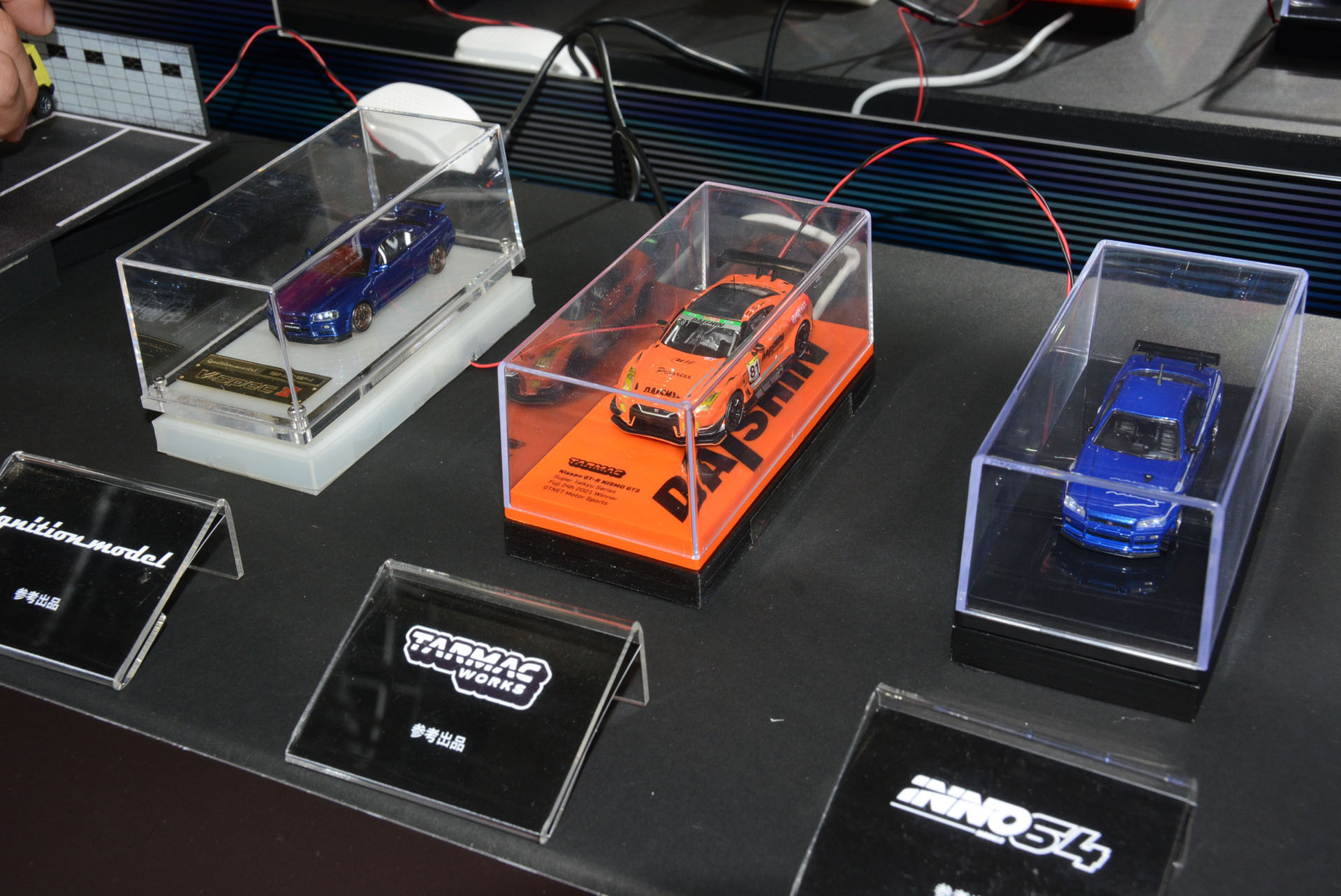 1/64のミニカーのライトを点灯させるmotnシステム