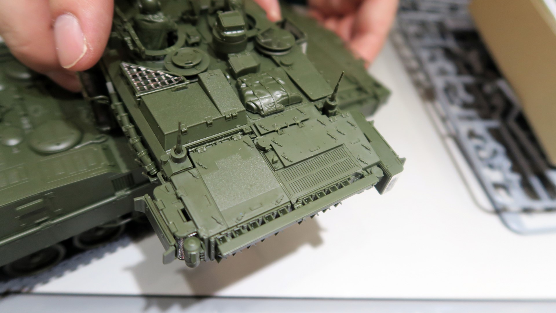 砲塔後部に新たに設置された空調設備