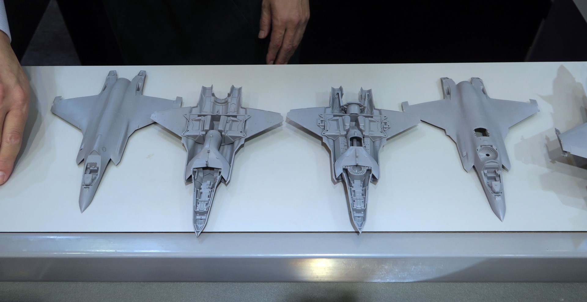 1/72 F-35A（左）、1/72 F-35B（右）
