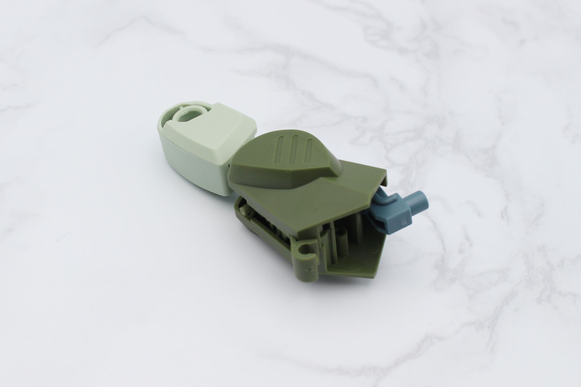 それぞれを接続して形を整える