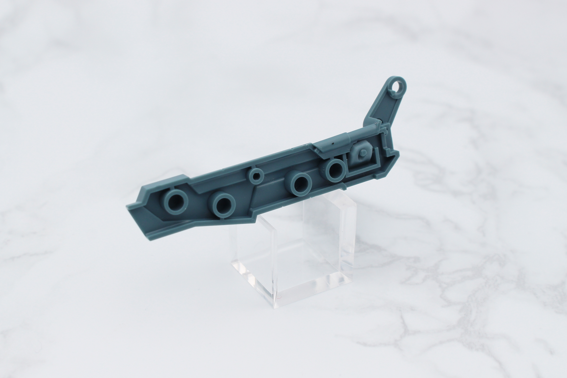 給弾ベルトの一方を本体の内側に折り曲げて固定しておく