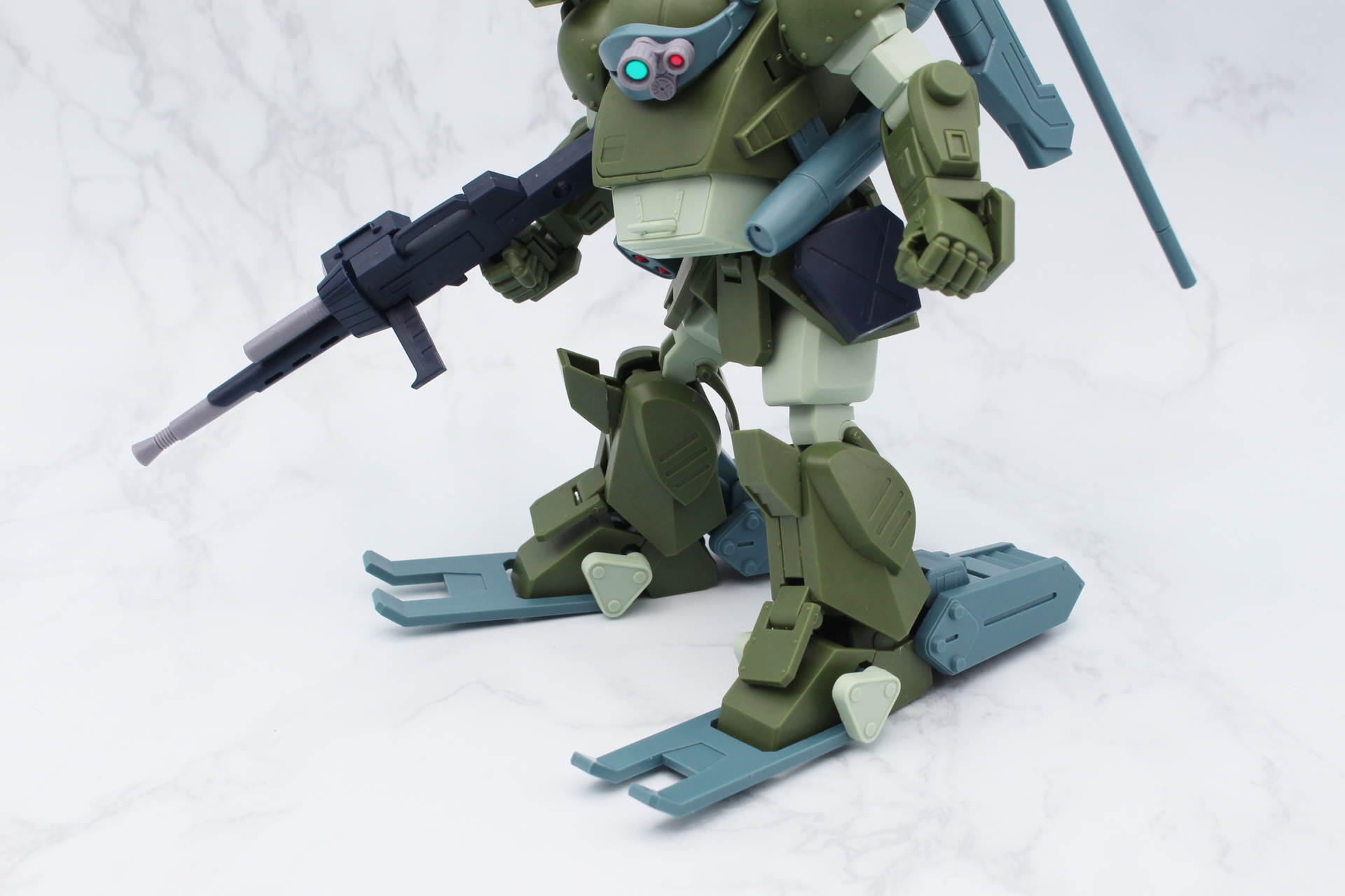 トランプルリガーを展開した状態。後方の車輪はジョイントで半固定されていて、引き出すと上手く設置する。ソリはちょっと固めなので動かすときは注意