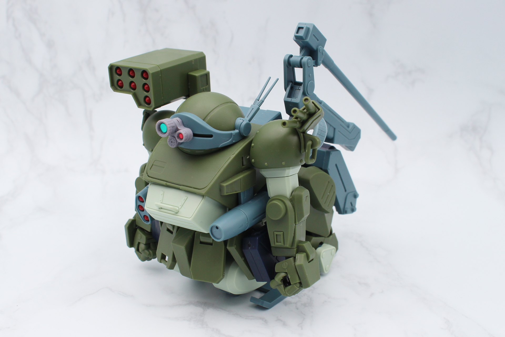 武装は取り外さずに降着ポーズになる