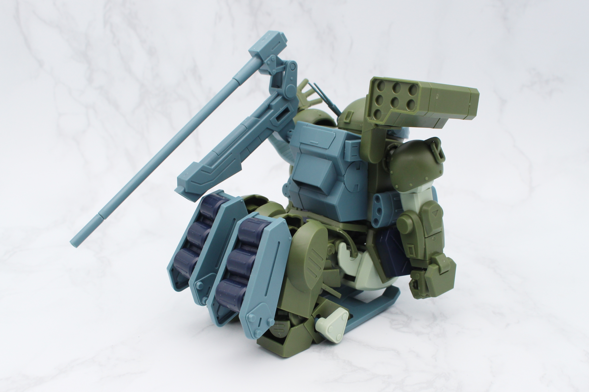 武装は取り外さずに降着ポーズになる