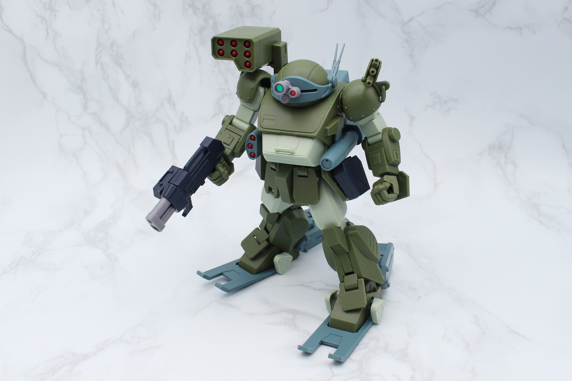 ドロッパーズフォールディングガンを取り外し、「拡張パーツセット2」のヘビィマシンガン改（ショートバレル）を持たせれば、「孤影再び」登場時の姿も楽しめる