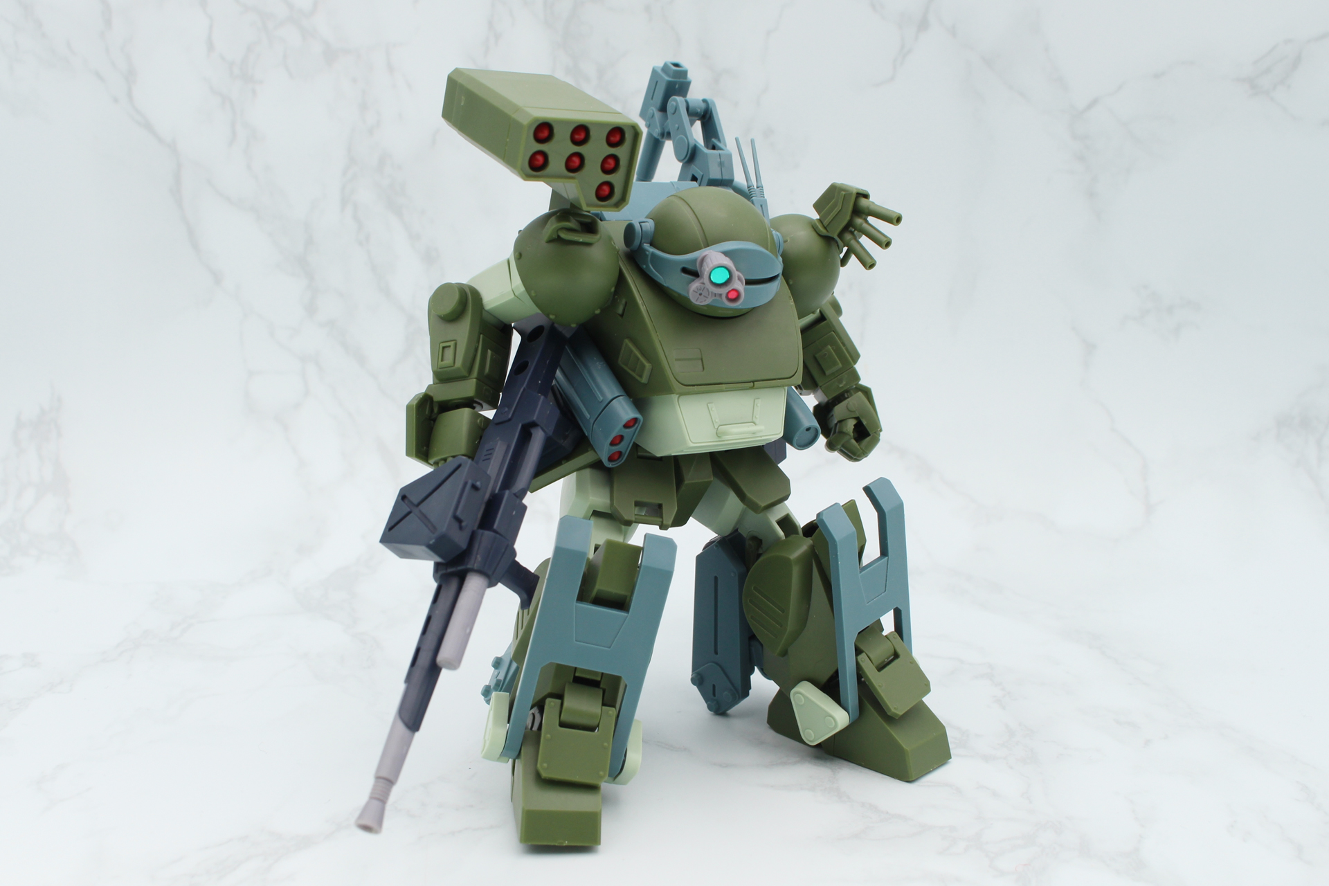 各種武装やトランプルリガーを使ったシーンのポーズを楽しみたい。「拡張パーツセット1」のエフェクトとも相性がいい