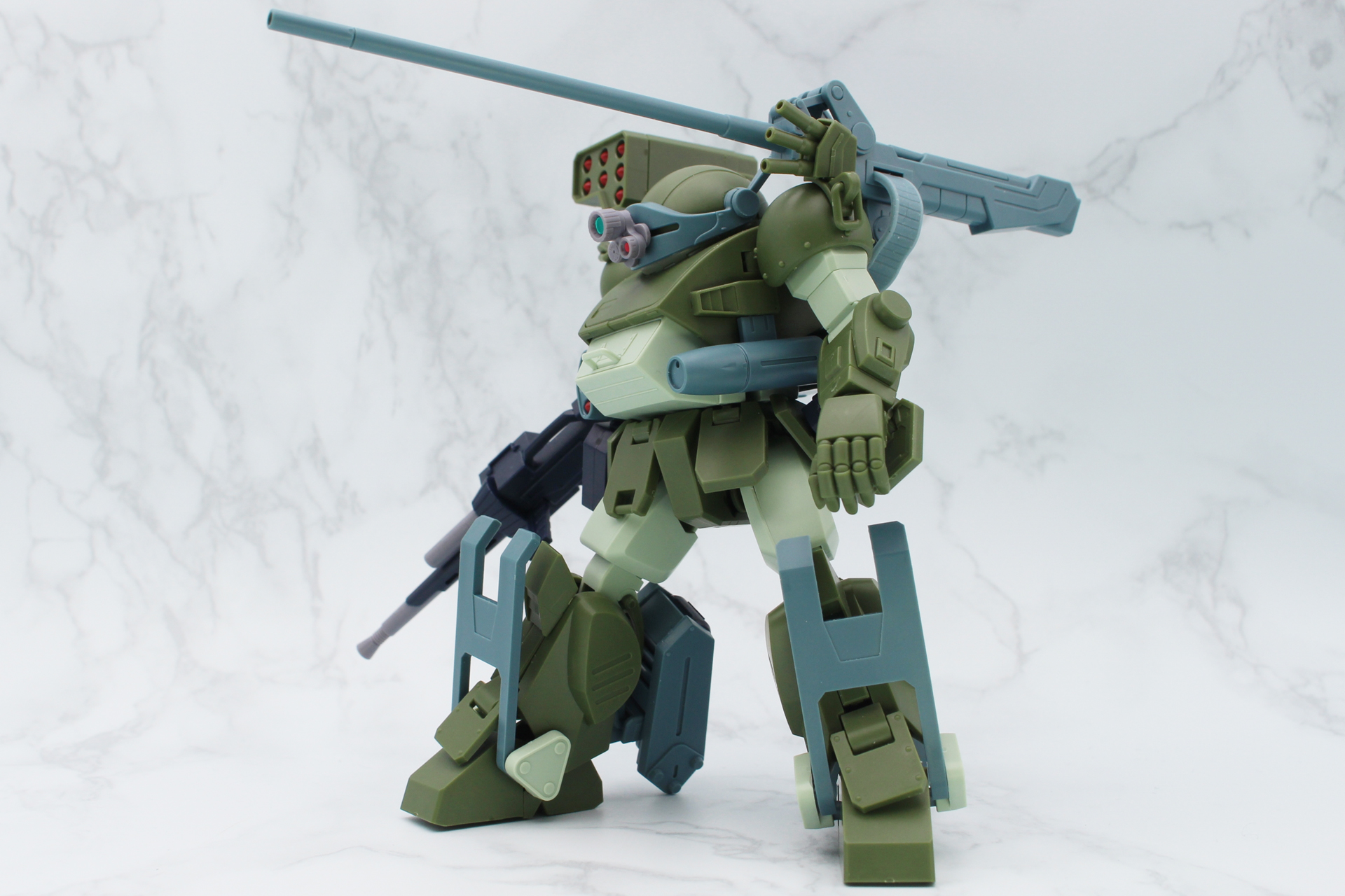 各種武装やトランプルリガーを使ったシーンのポーズを楽しみたい。「拡張パーツセット1」のエフェクトとも相性がいい