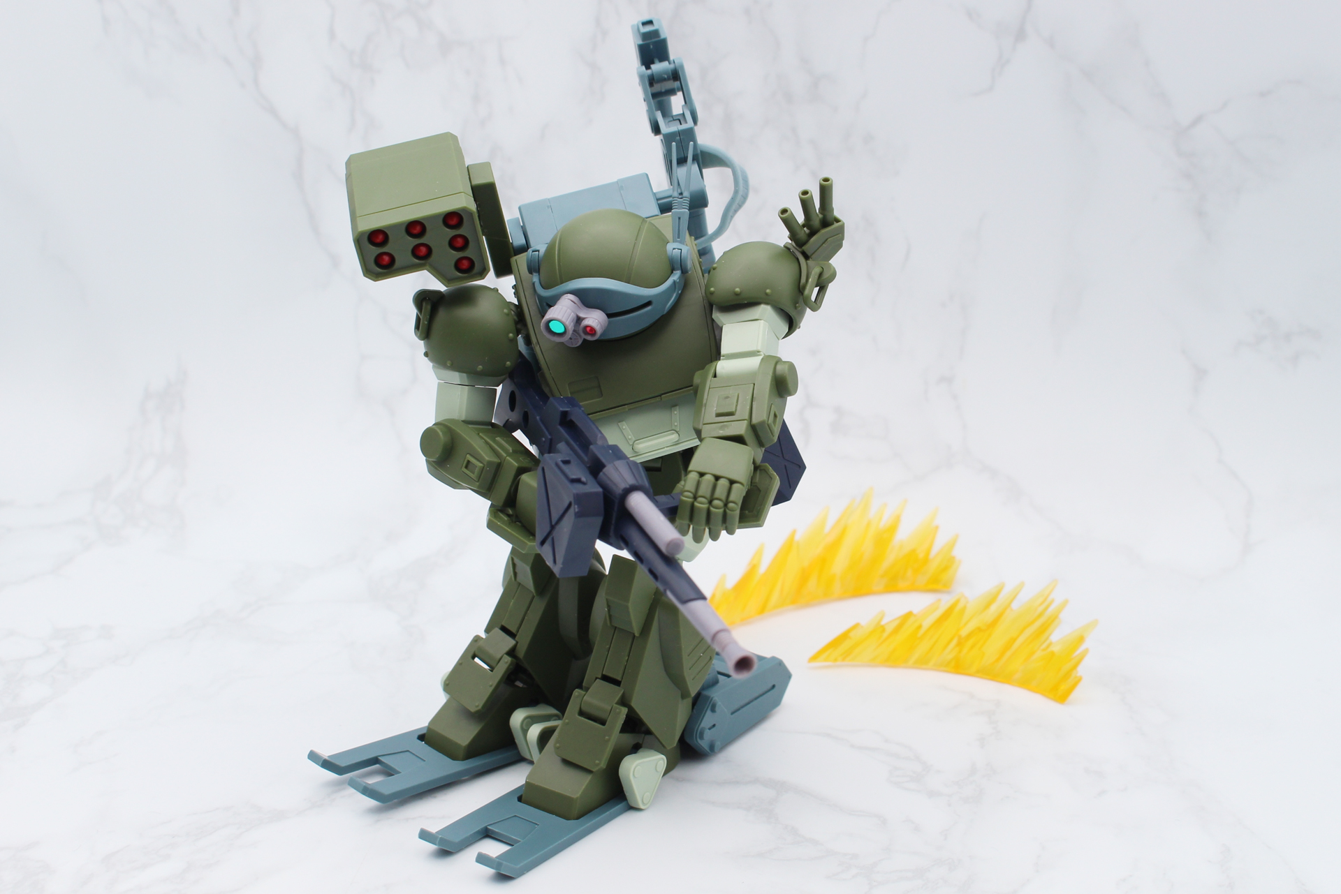 各種武装やトランプルリガーを使ったシーンのポーズを楽しみたい。「拡張パーツセット1」のエフェクトとも相性がいい