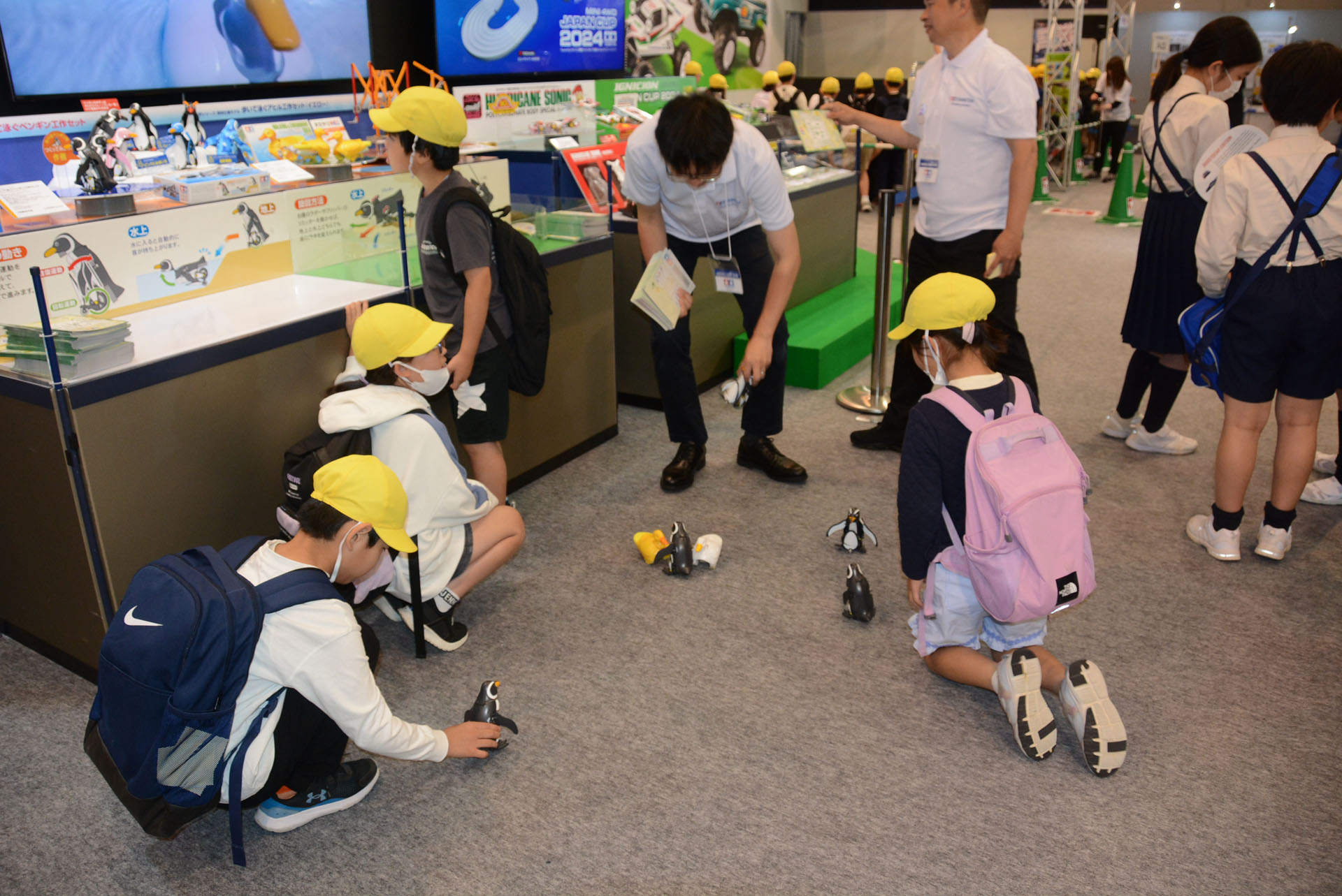 構造や機構も説明する「楽しい工作コーナー」