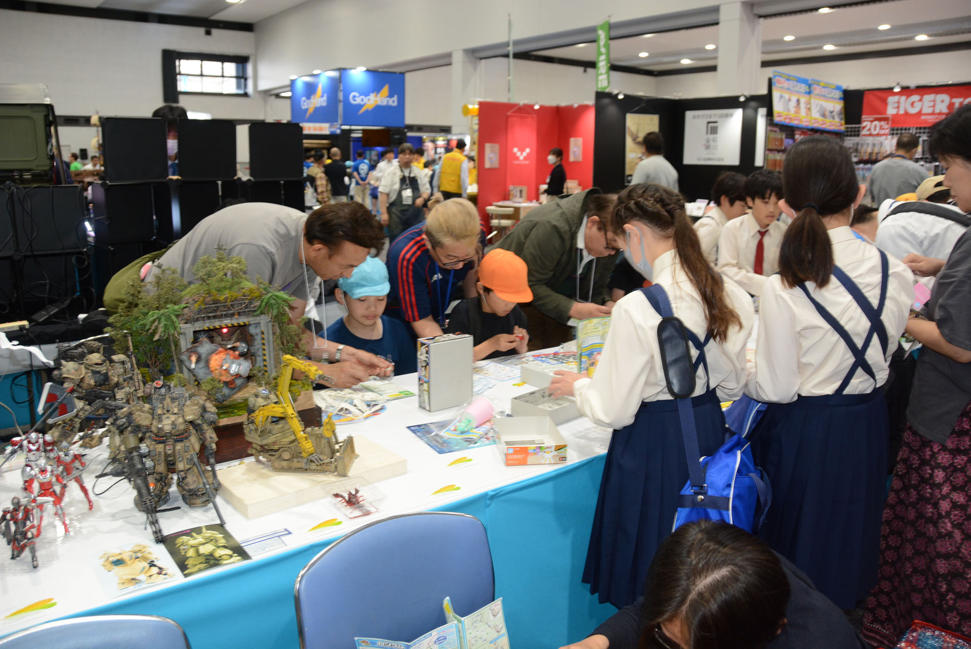 モデラーたちの作品を目の前にできるモデラーズクラブ合同作品展