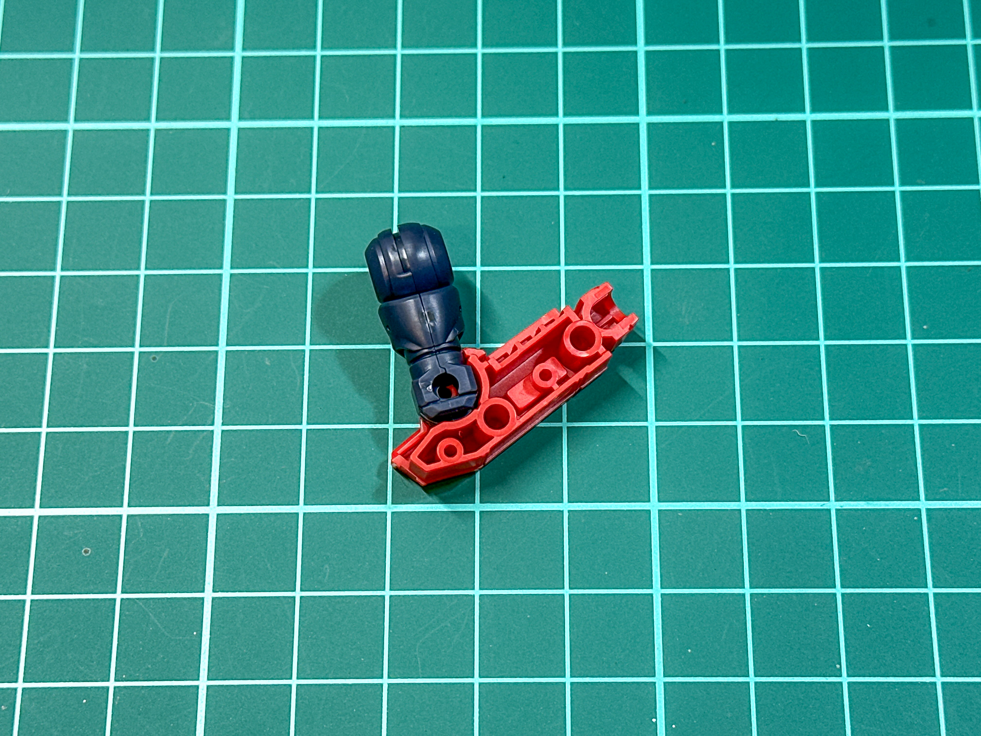 ひじ関節の構造。約120°程曲げることが可能です。