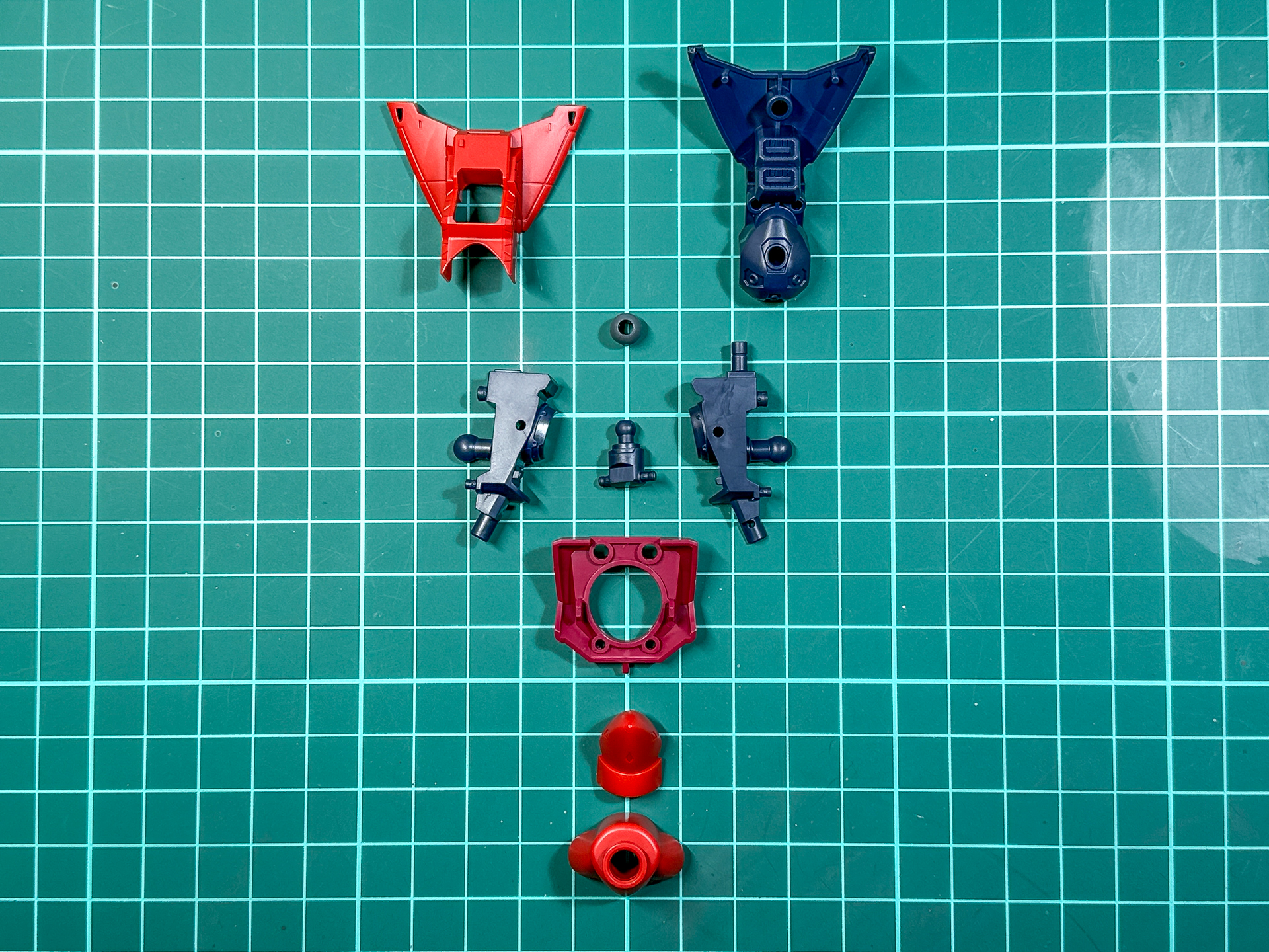 組み立て前の腹部パーツ。全9パーツにて構成されています。