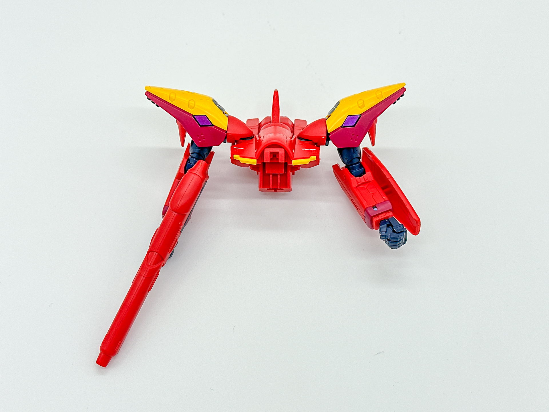 ガウォーク時腹部パーツを取り付けた上半身。差し替えパーツにすることで頭部パーツを完全に収納することが可能です。