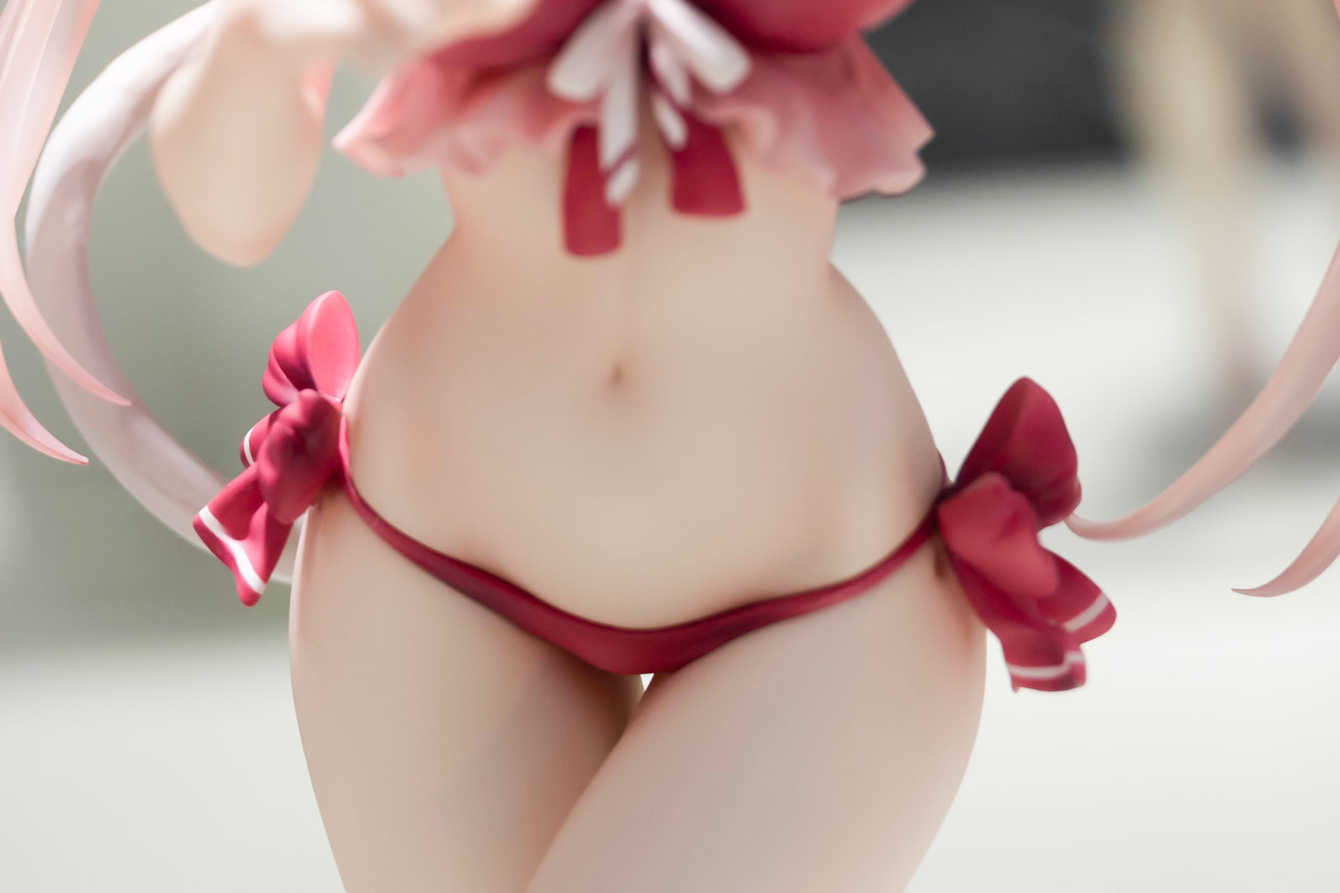 この腰のあたりのくびれ具合がたまりません！