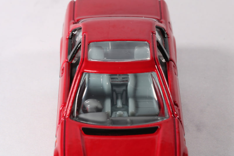 フロントガラスから内装シートも確認できる