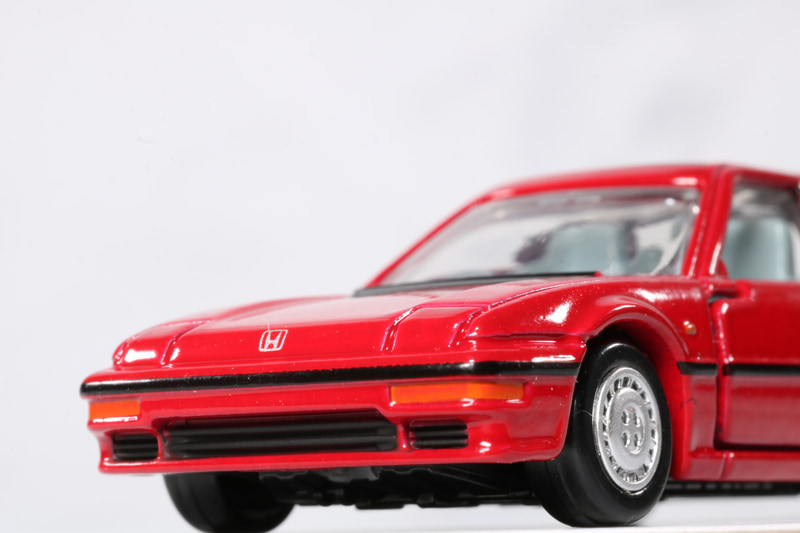 リトラクタブルのライトのモールドも入っている