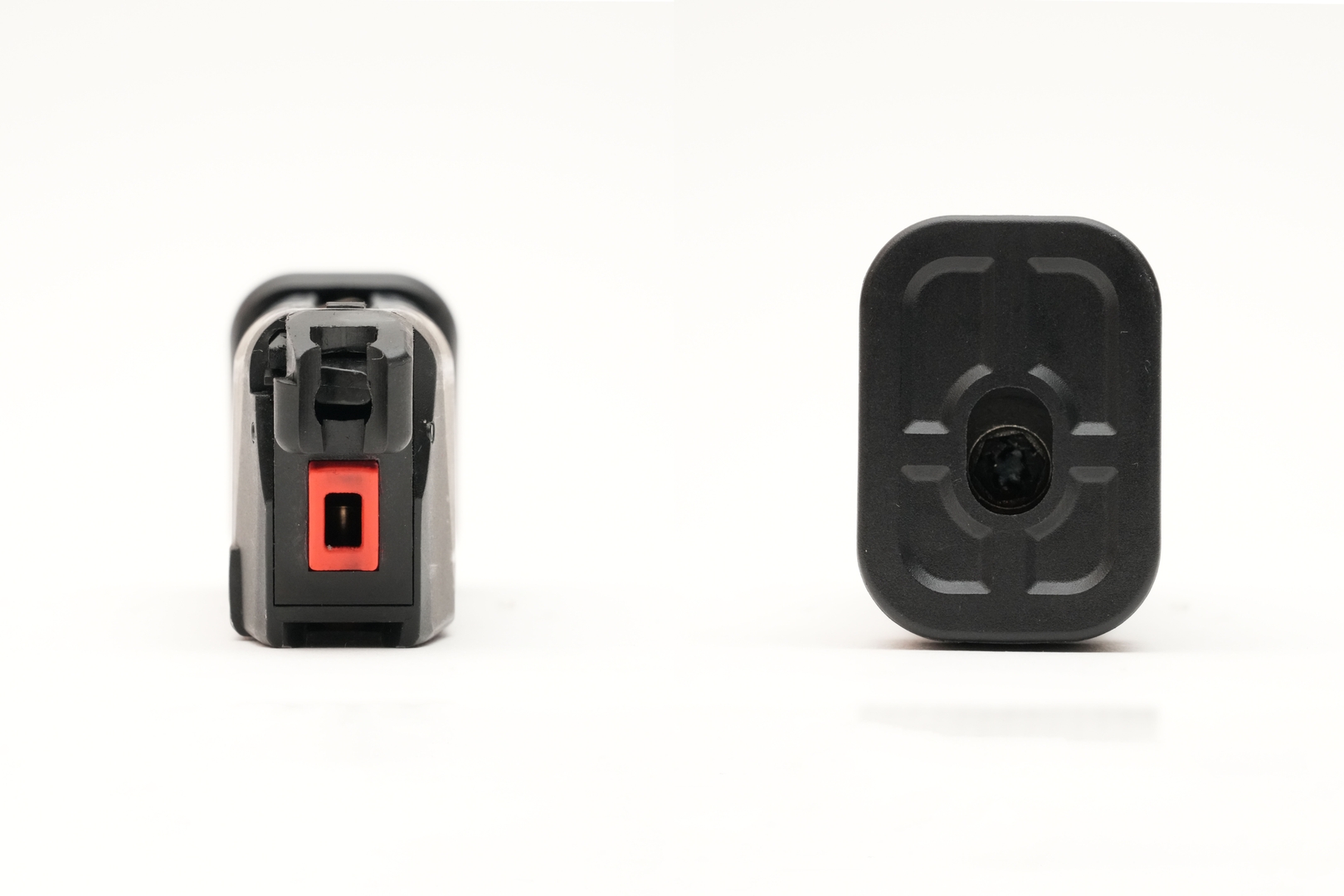 上面と下面。下面の6mm 六角ネジはマガジンバンパーをずらさずに回転操作できる