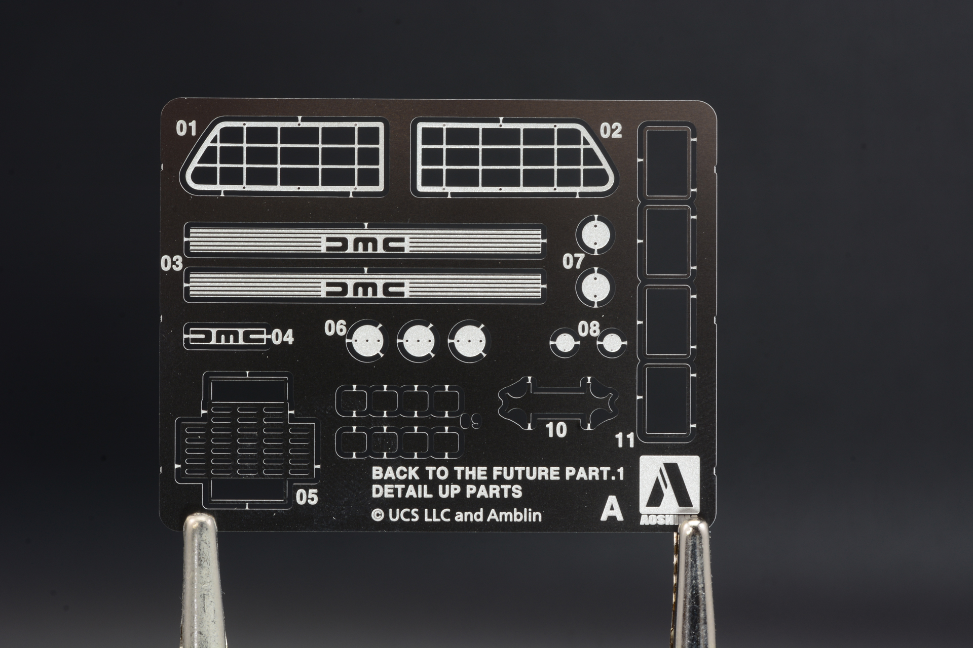 エッチングパーツと、金属パーツで金属ならではの質感をプラスできる