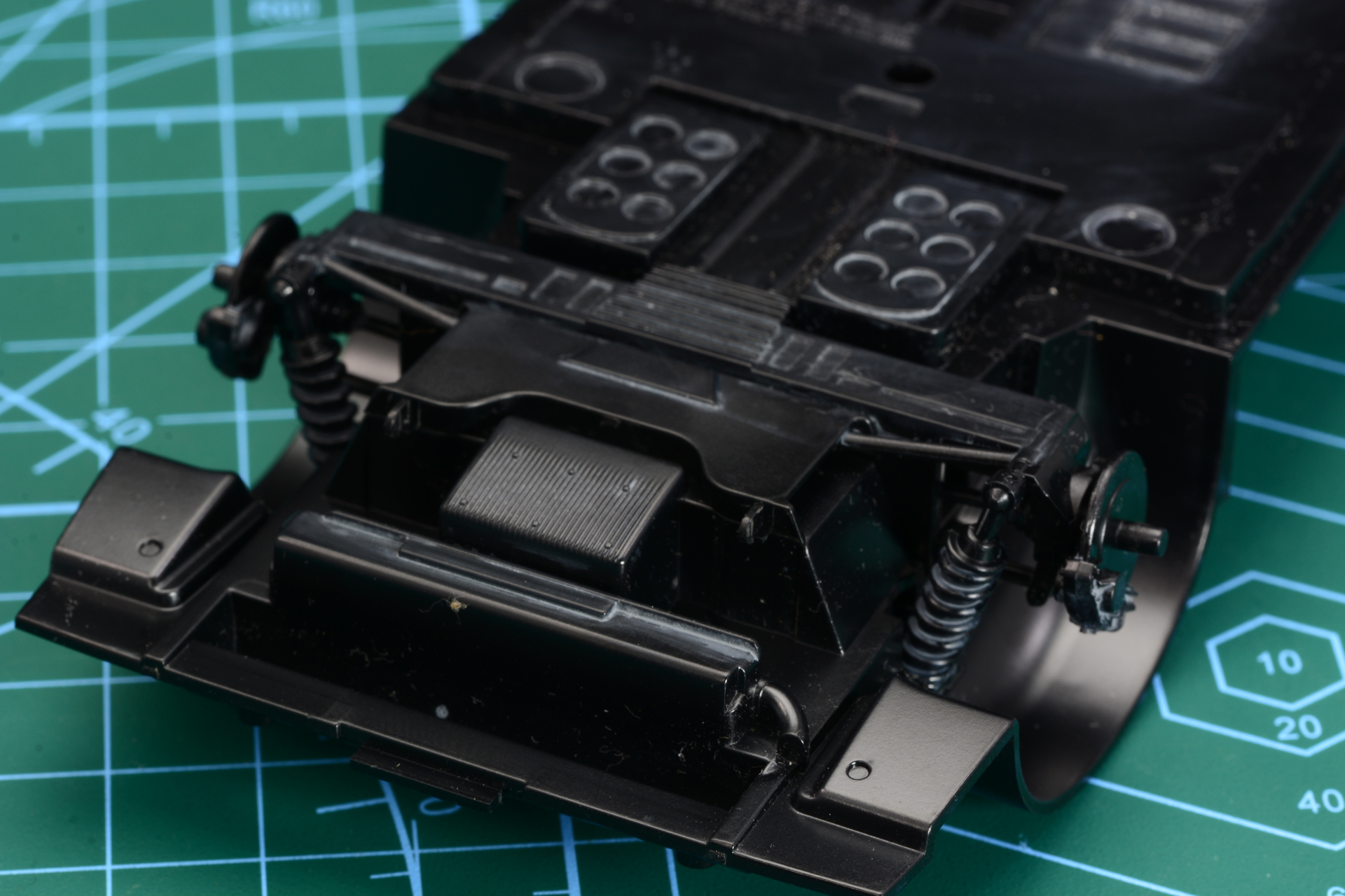 車体に組み付けていく