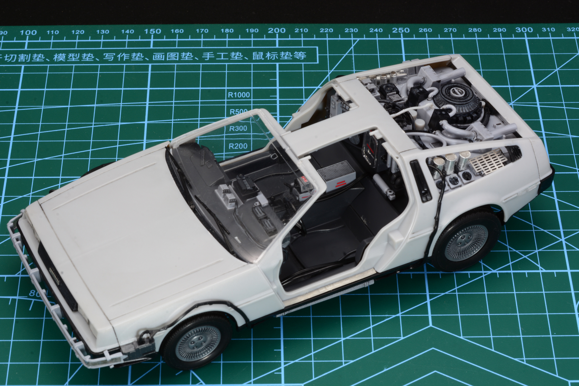 シャーシ部分を接続すると完成に近づいた感じに