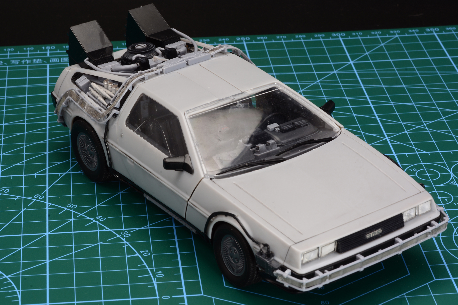 ドアを組み立てて取り付けることで完成、写真を撮っていきたい