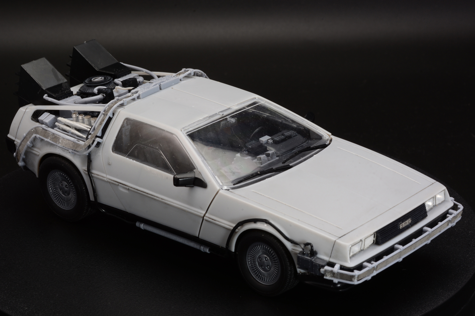 色々な角度から眺める。作り上げた充実感がこみ上げる