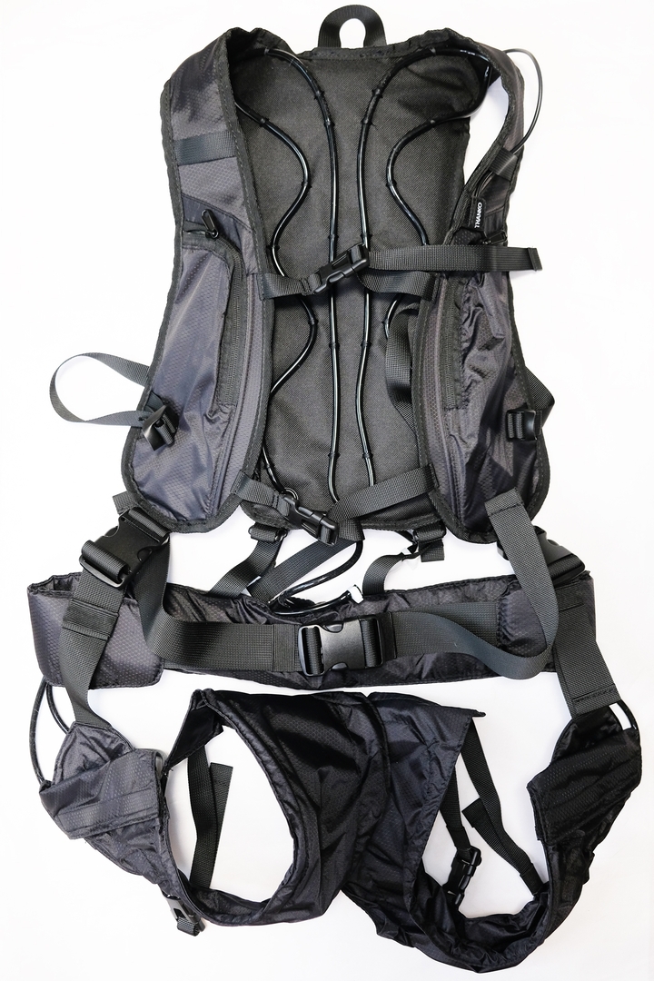 今回紹介する「全身水冷スーツ」