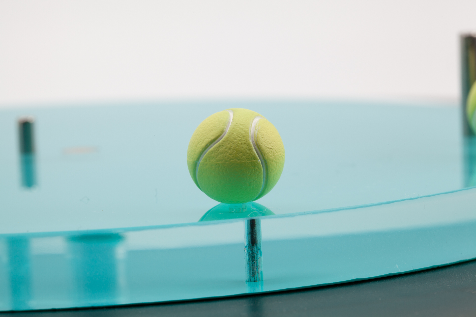 3つのボールも表面まで細やかに造形