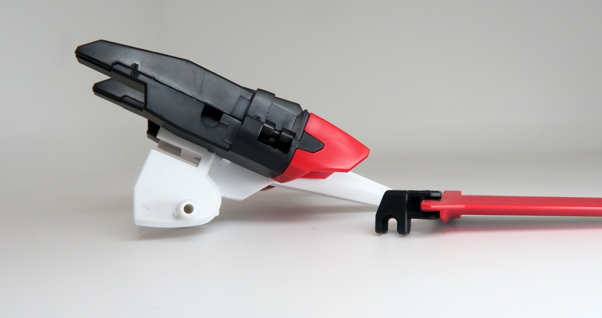 ウィングはCタイプジョイントで上下にスイングが可能