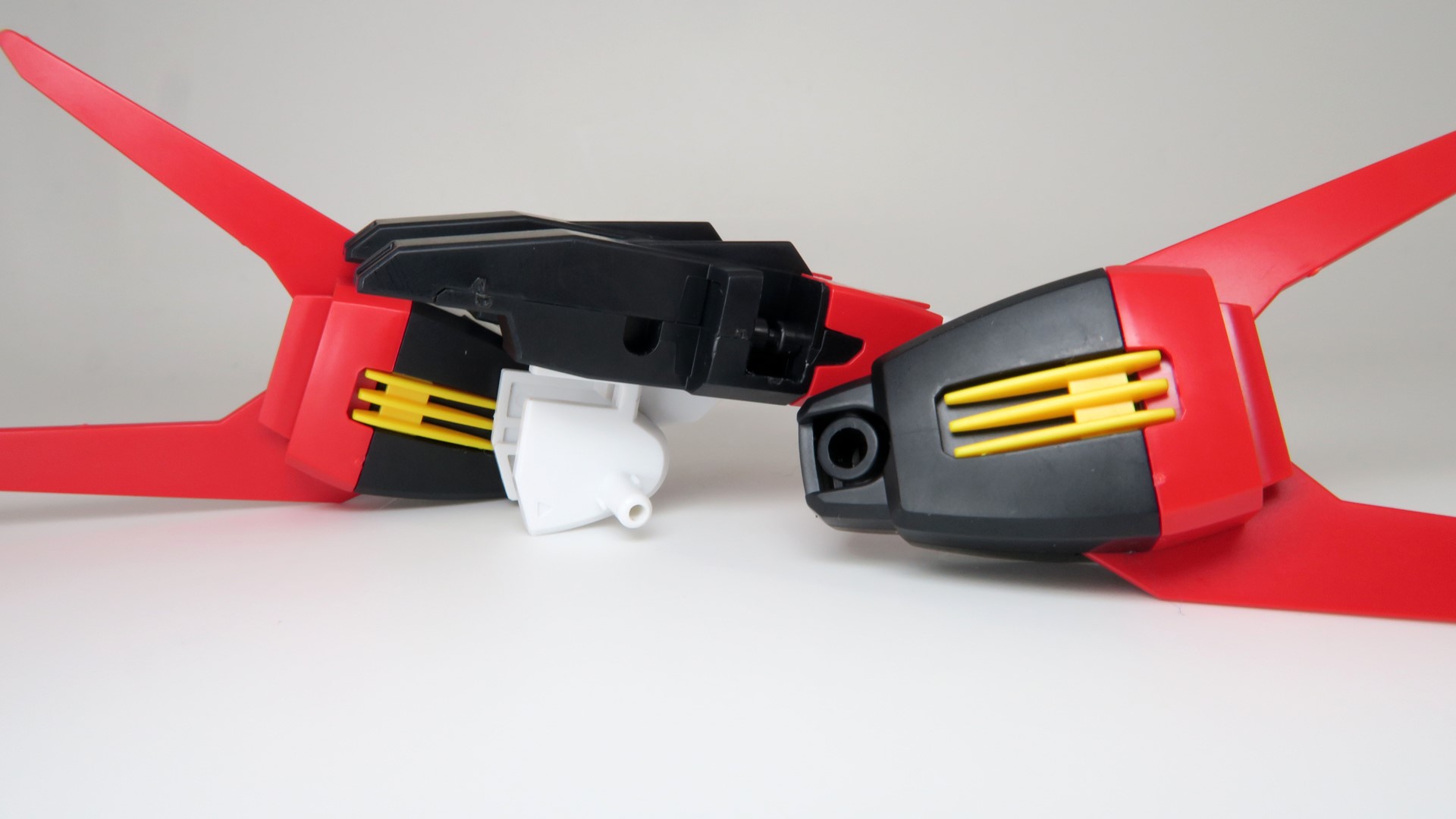 ブースターは3mmジョイントで前後左右にスイングが可能