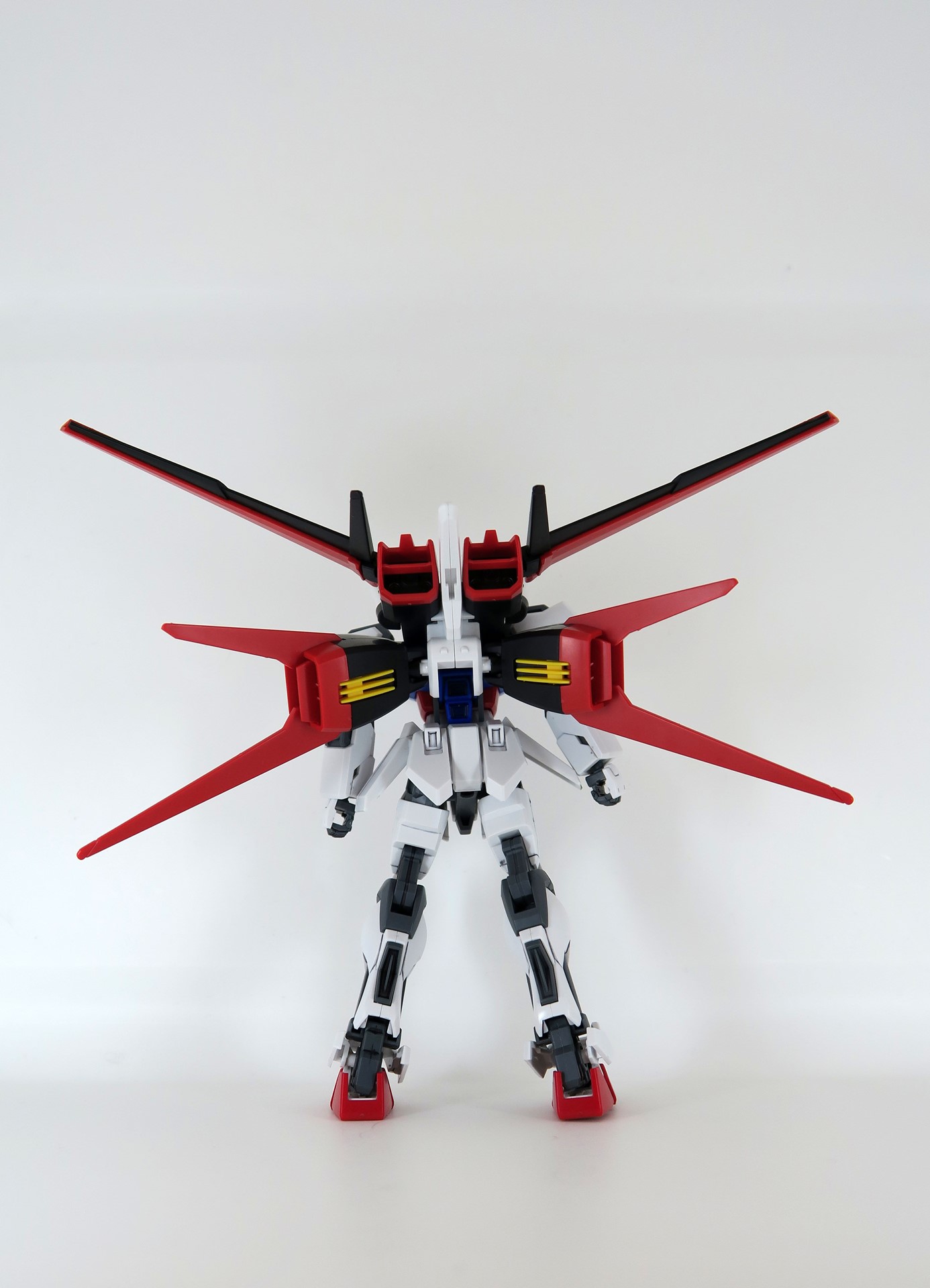 ウィングとブースターを最大まで広げた状態