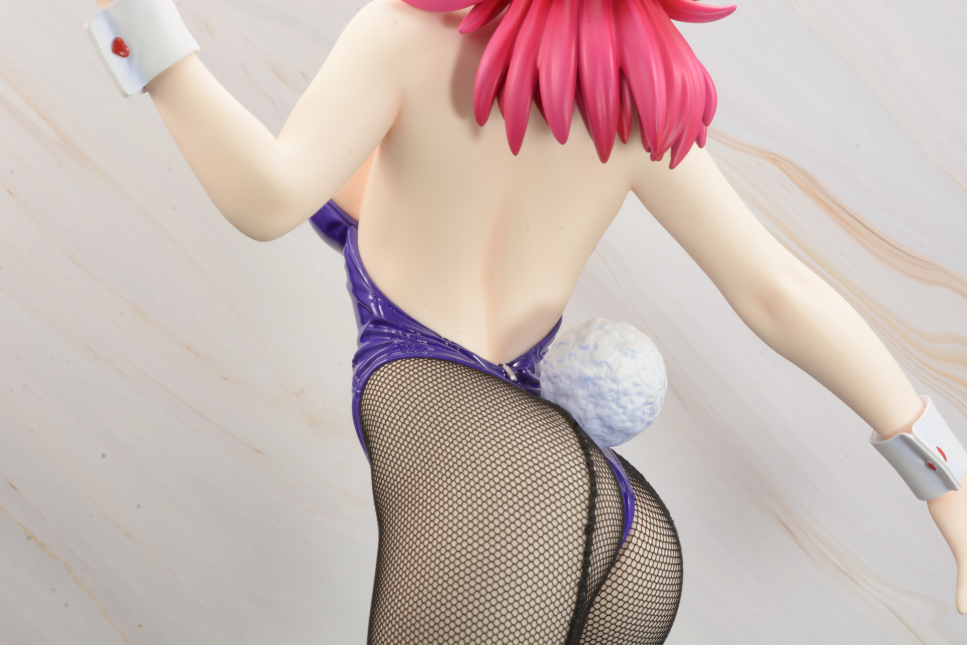 むき出しの背中