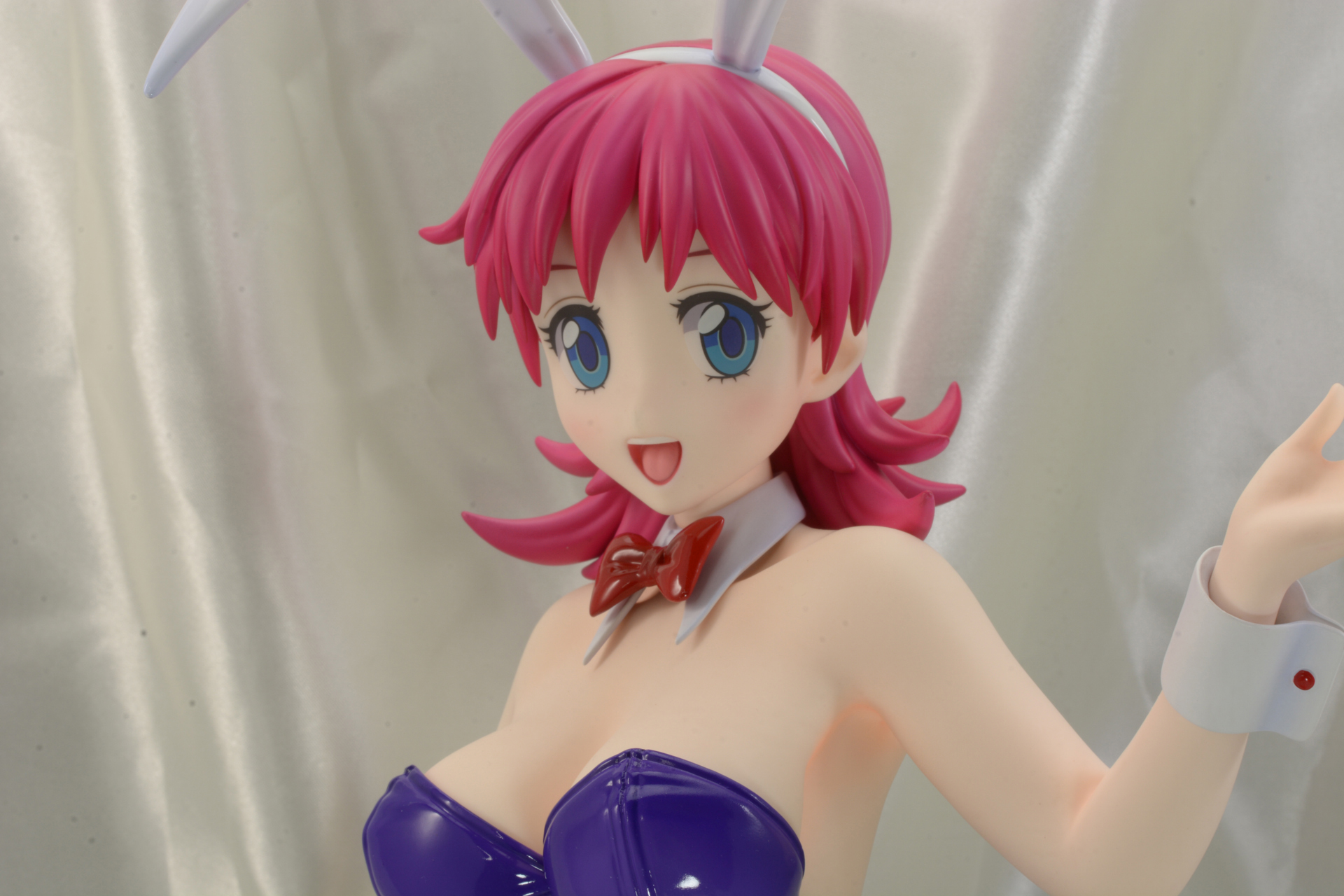 光沢のあるサテン