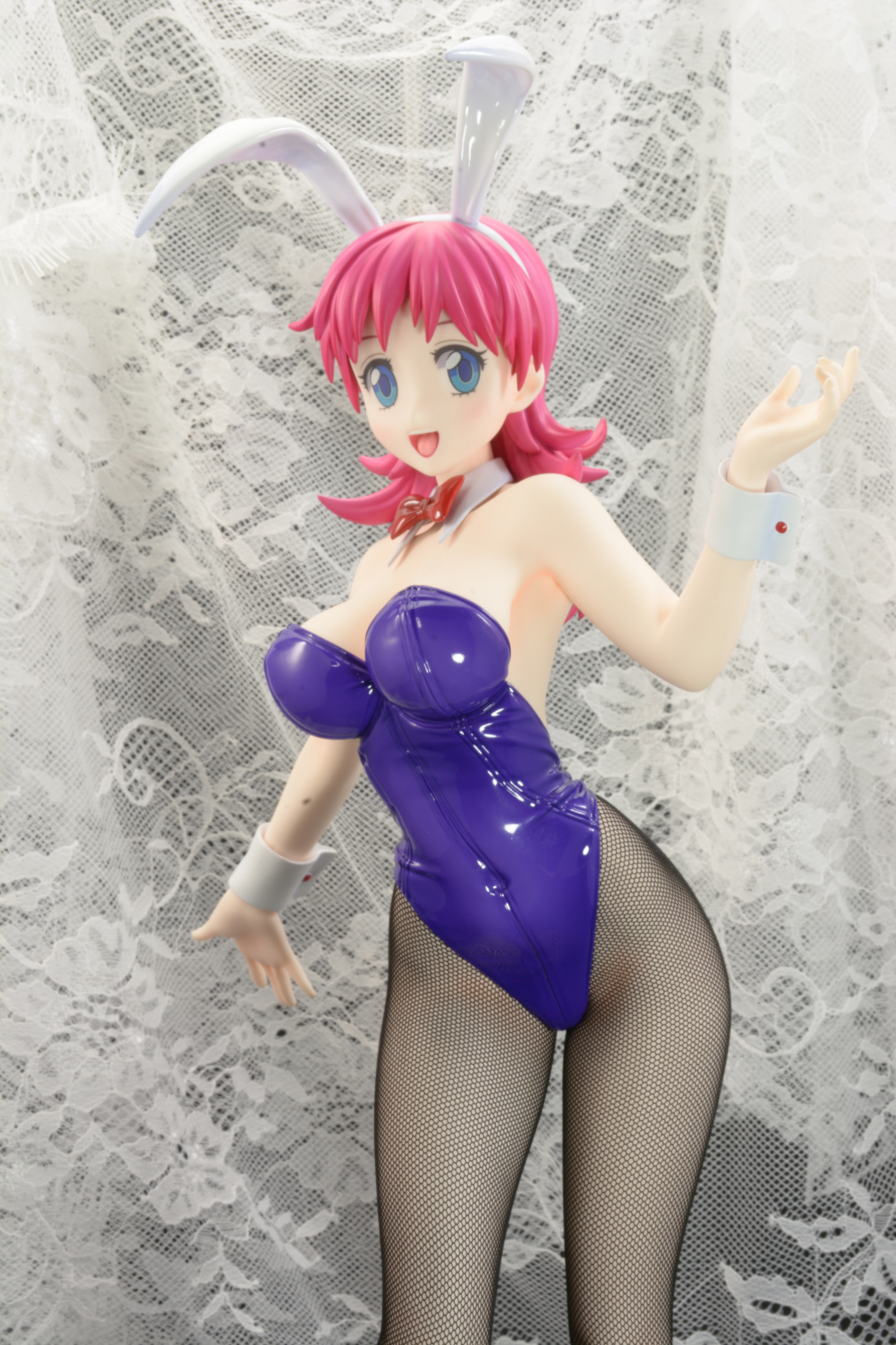 レースを背景に