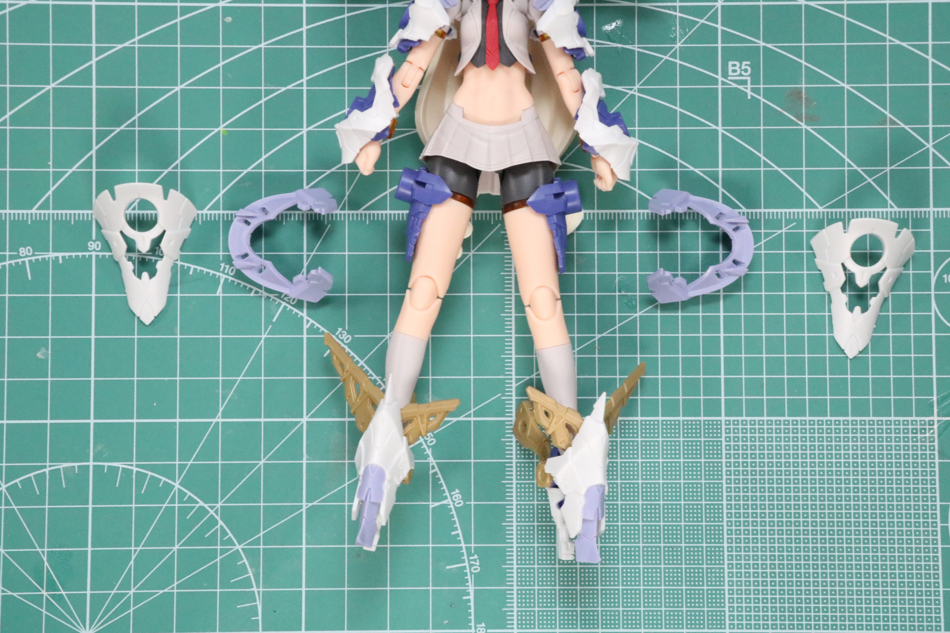 太ももアーマーに装甲を追加