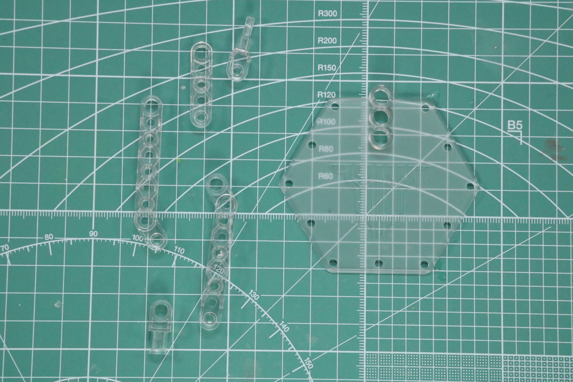 クリアパーツの展示ディスプレイ