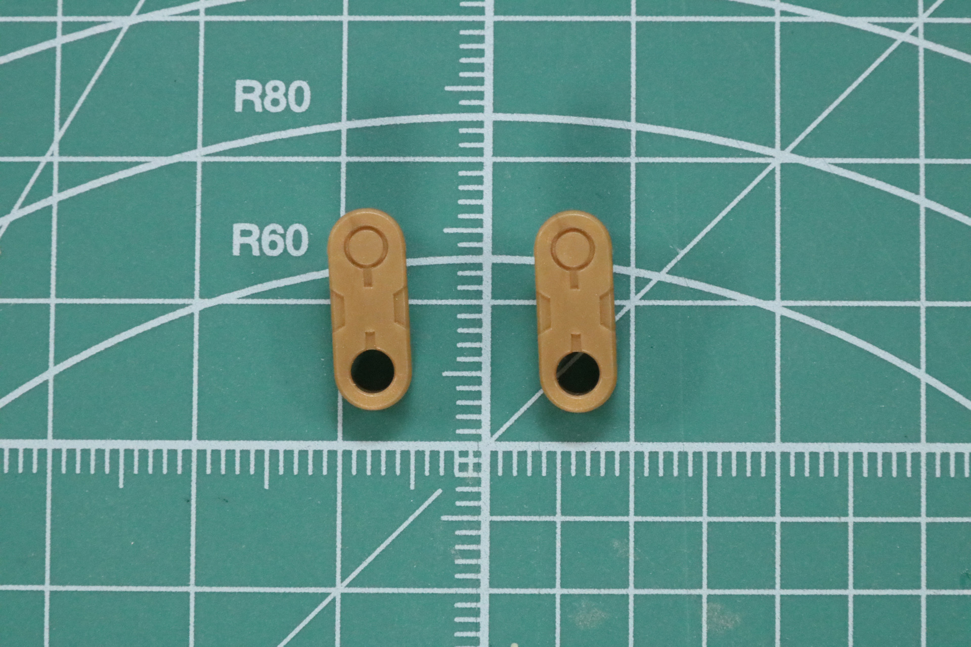 大剣マウント用のジョイントパーツ