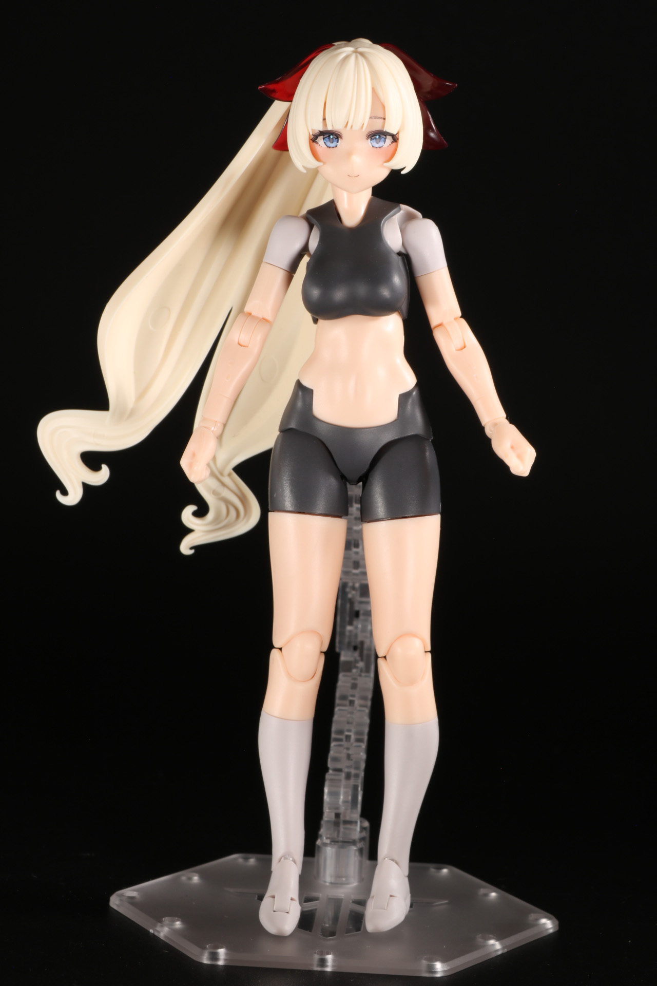 素体モードはすらっとした飾り気のない衣装となっている