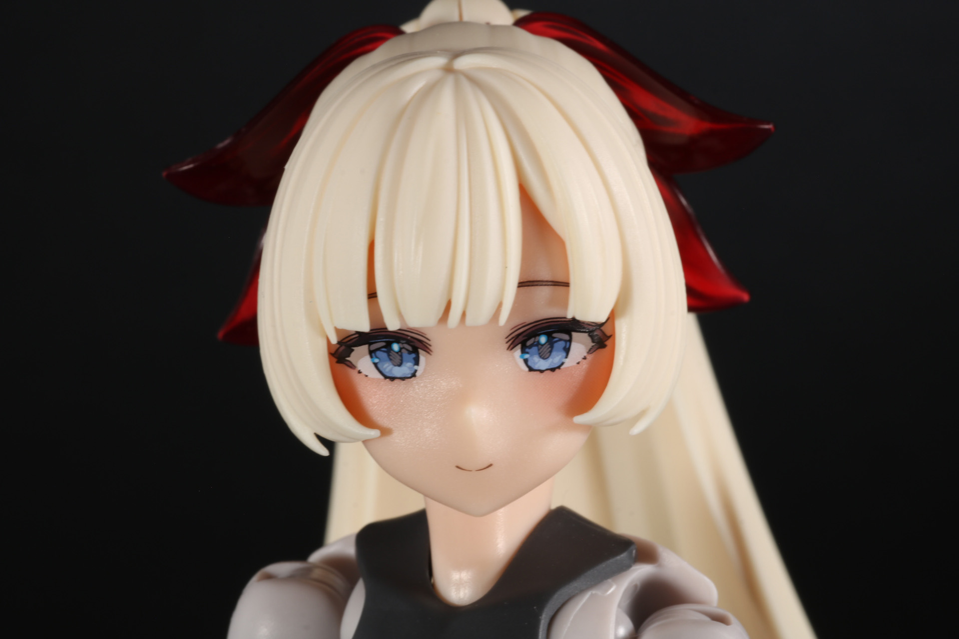 「微笑」の顔パーツは穏やかな雰囲気