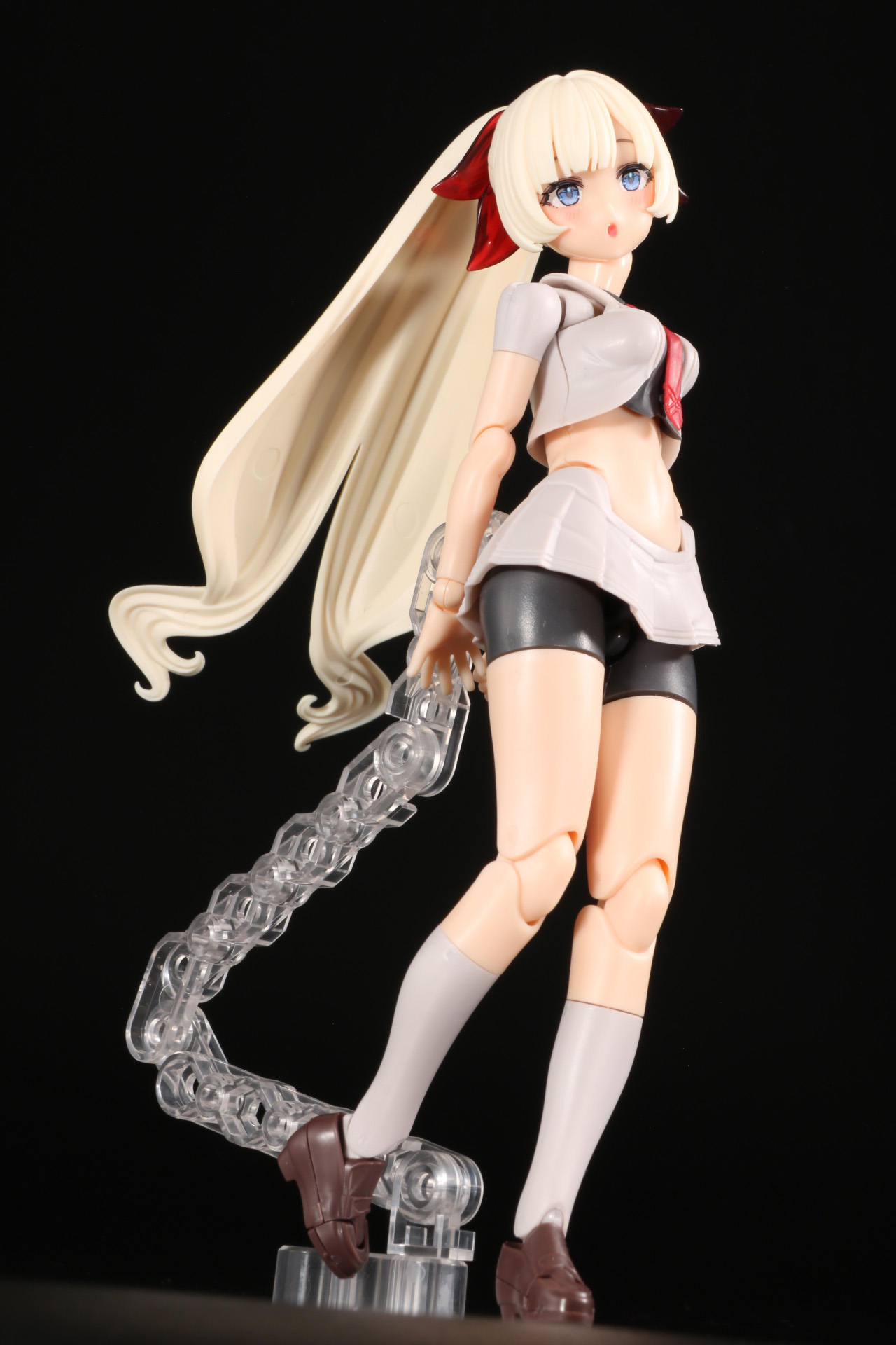 前かがみのポーズも可能