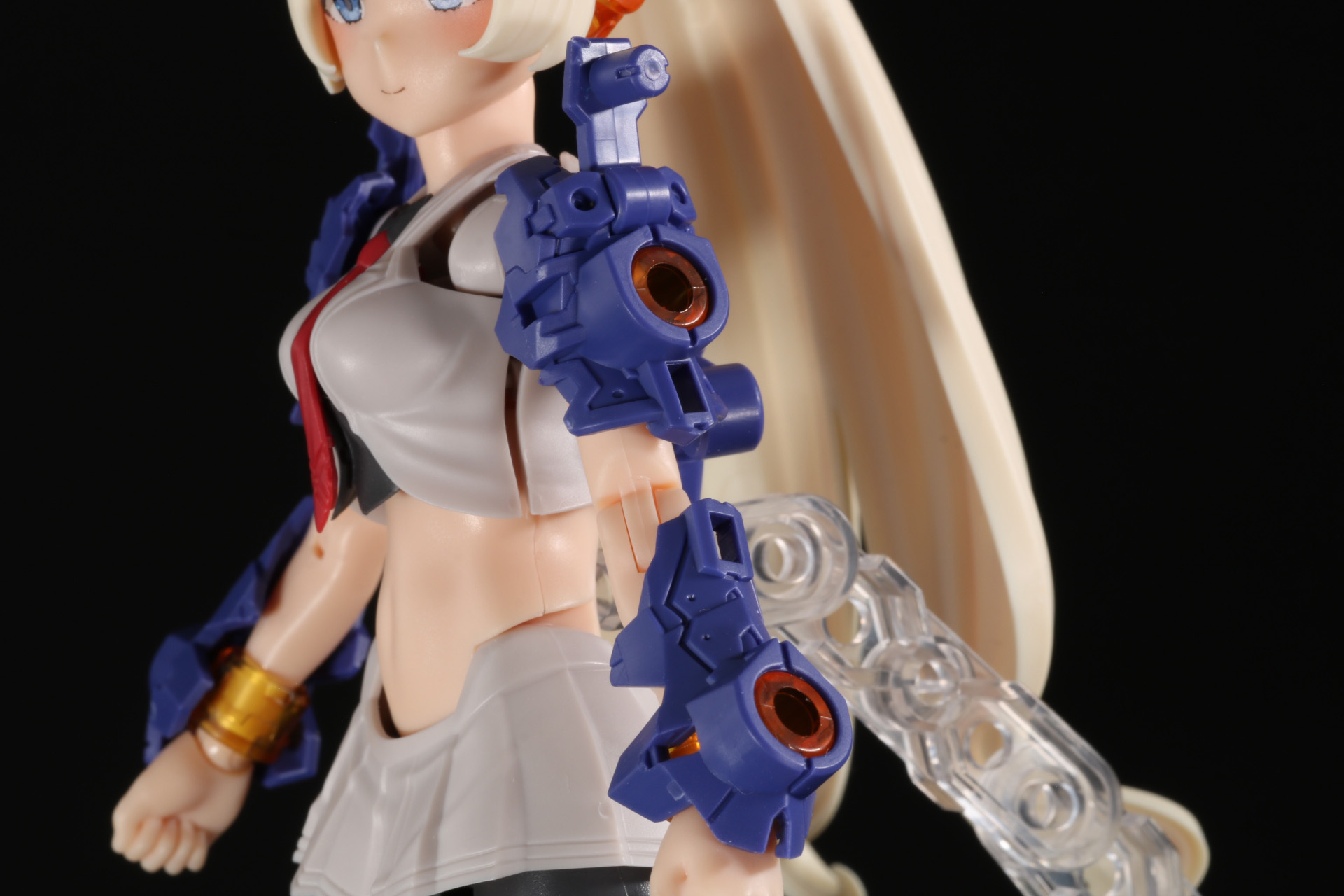 アーマーには3mm軸受けが設けられている