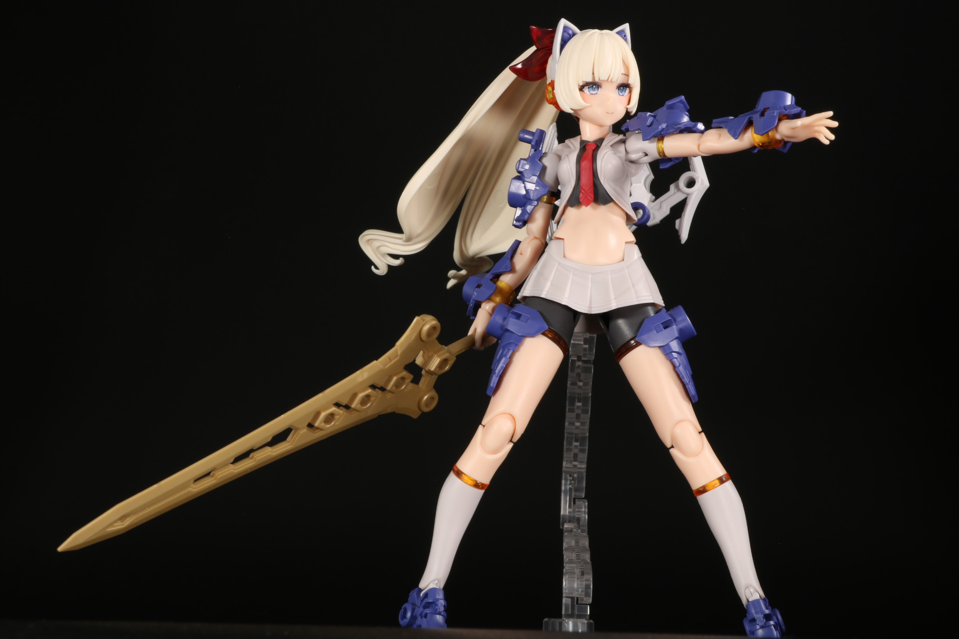 疾走感あるキックポーズも迫力満点