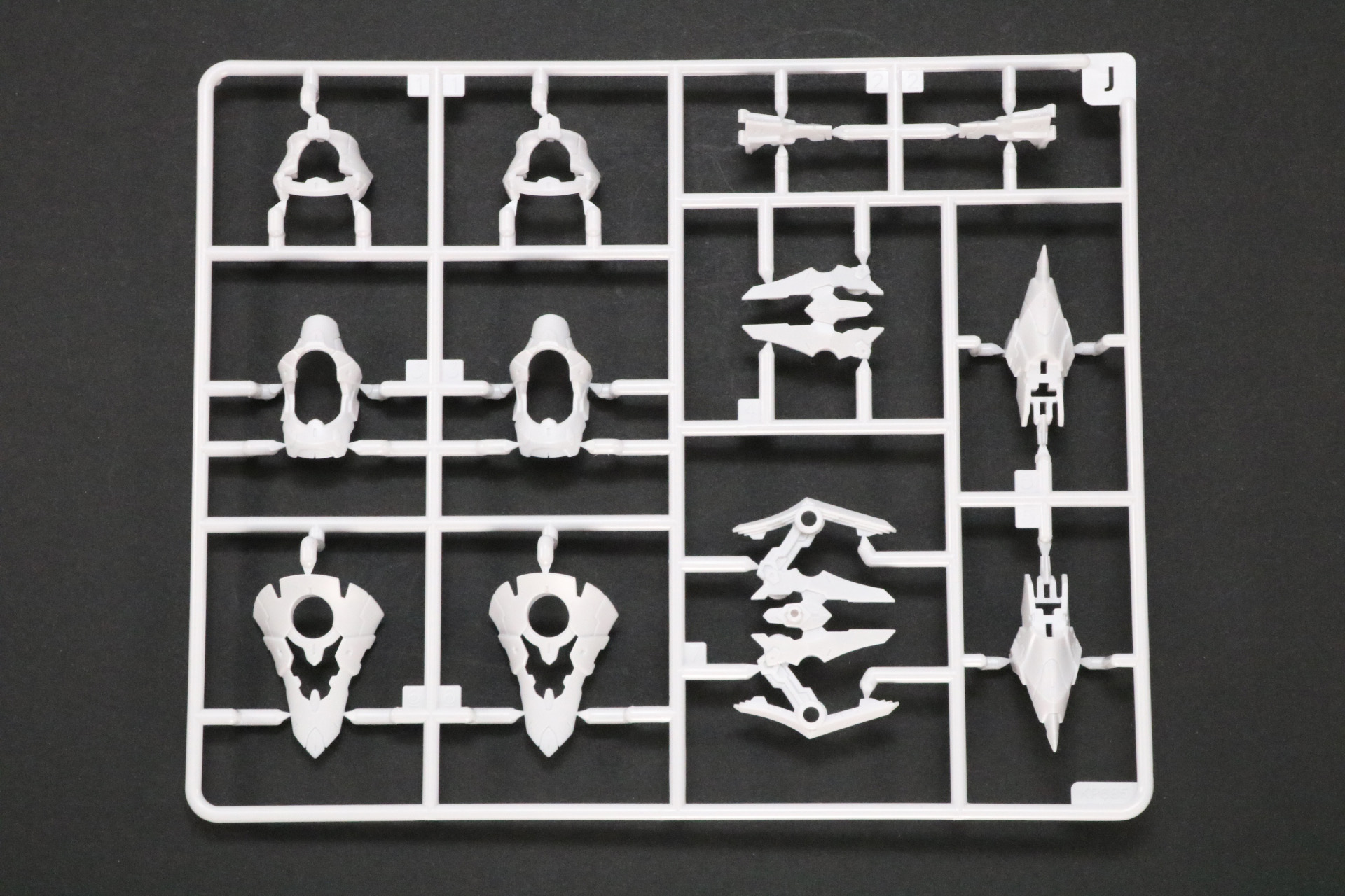 Jパーツ。ホワイトの成型色