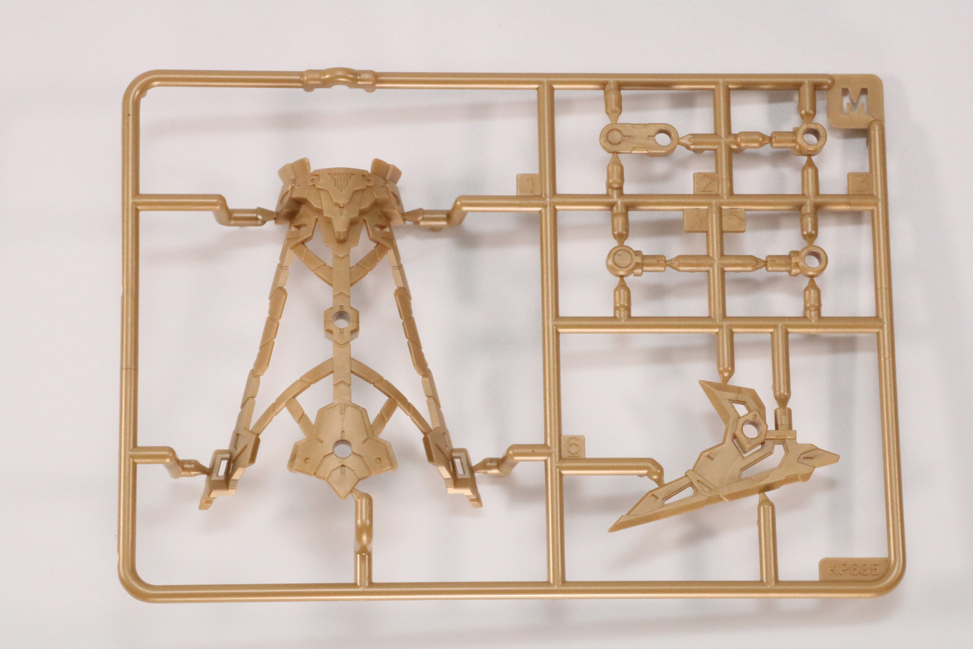 Mパーツ。ランナーは2枚入っている