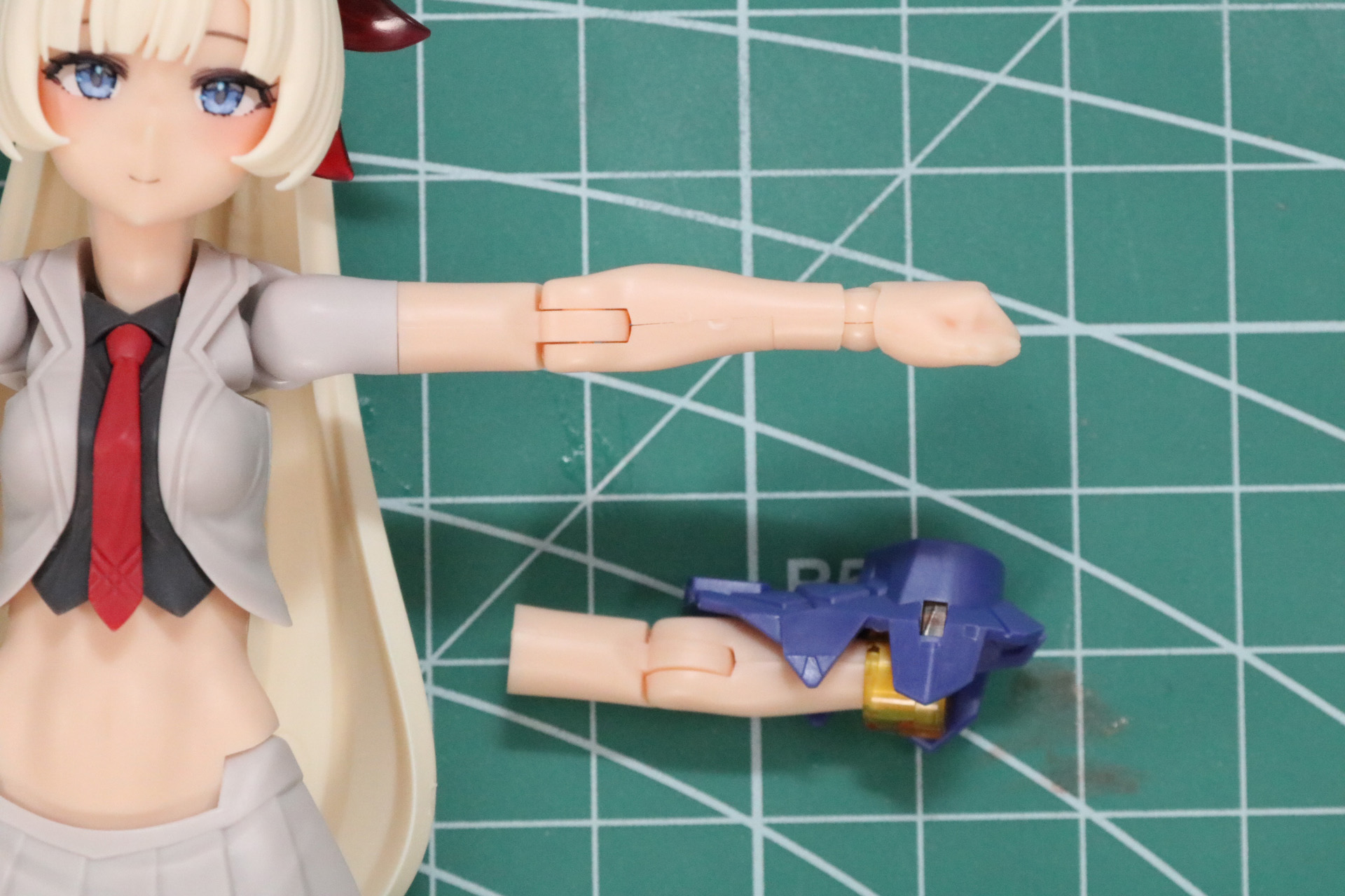 前腕パーツを組み替え