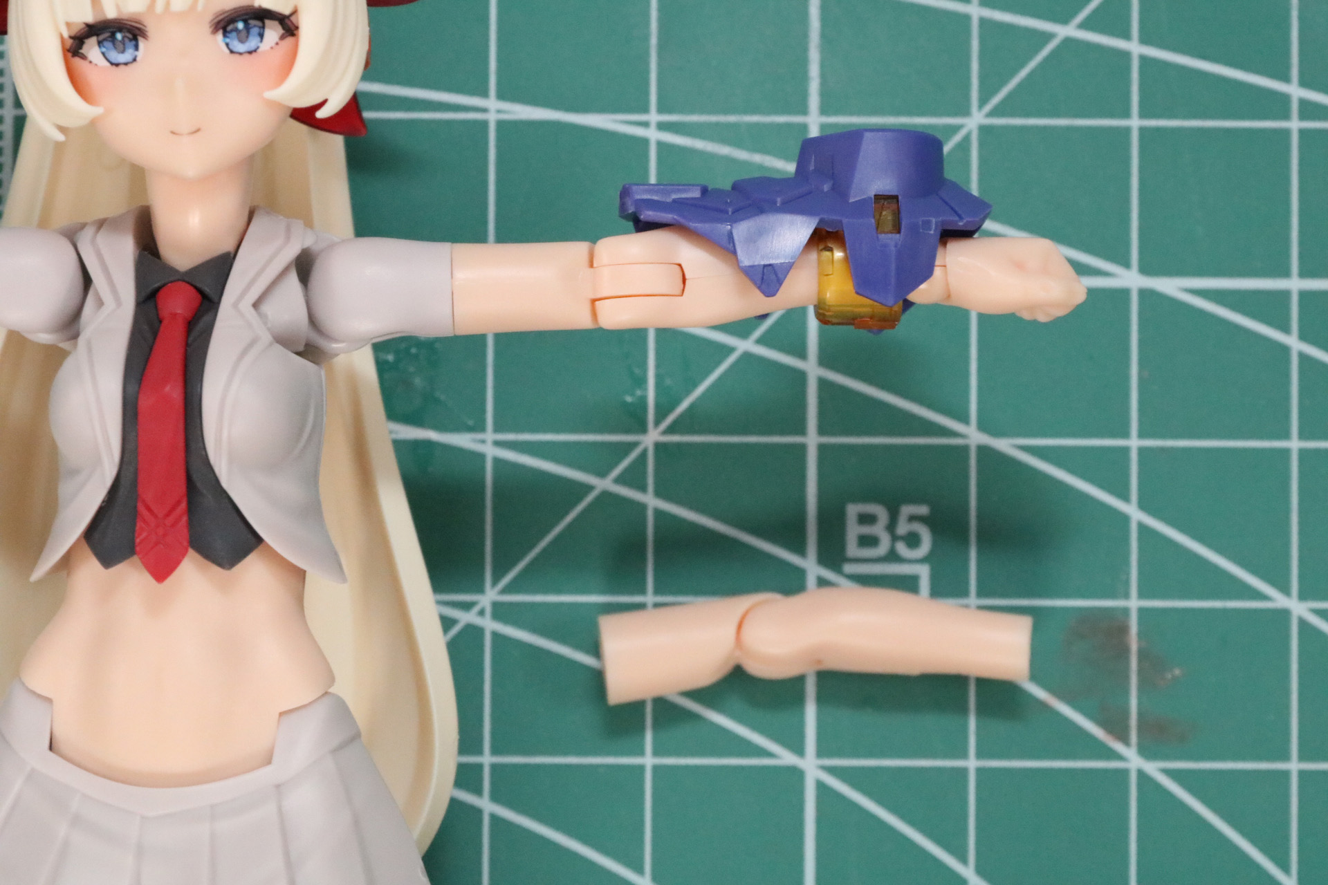 前腕パーツを組み替え