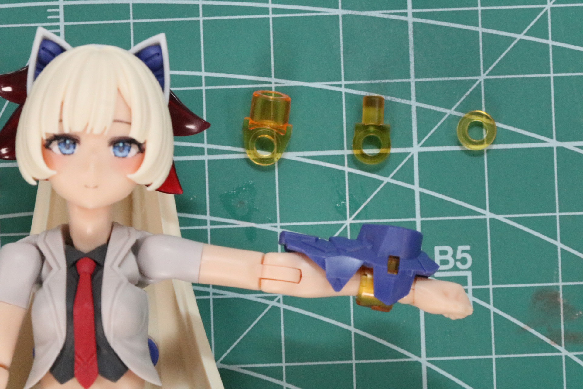 二の腕部分にリストパーツを追加