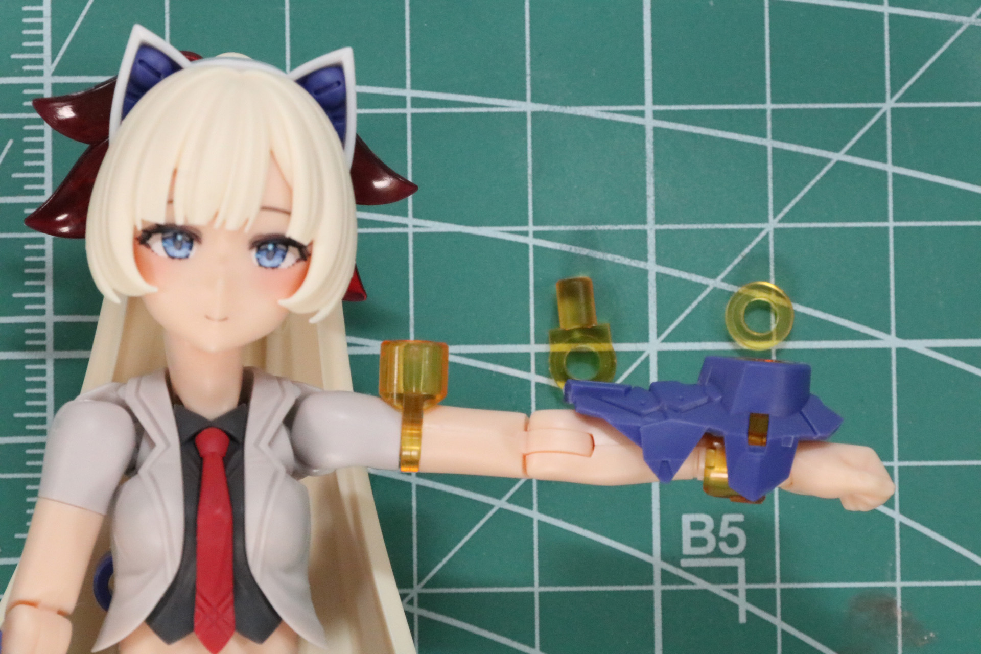 二の腕部分にリストパーツを追加